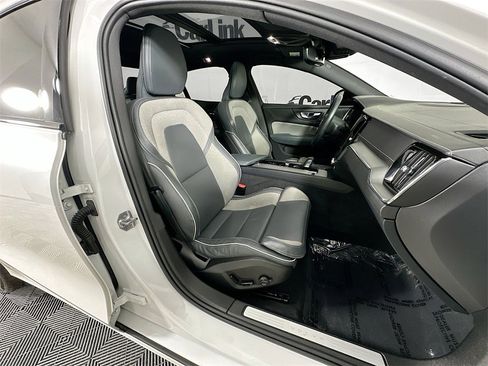 Used 2022 Volvo S60 B5 R-Design w/ Advanced Package image 26