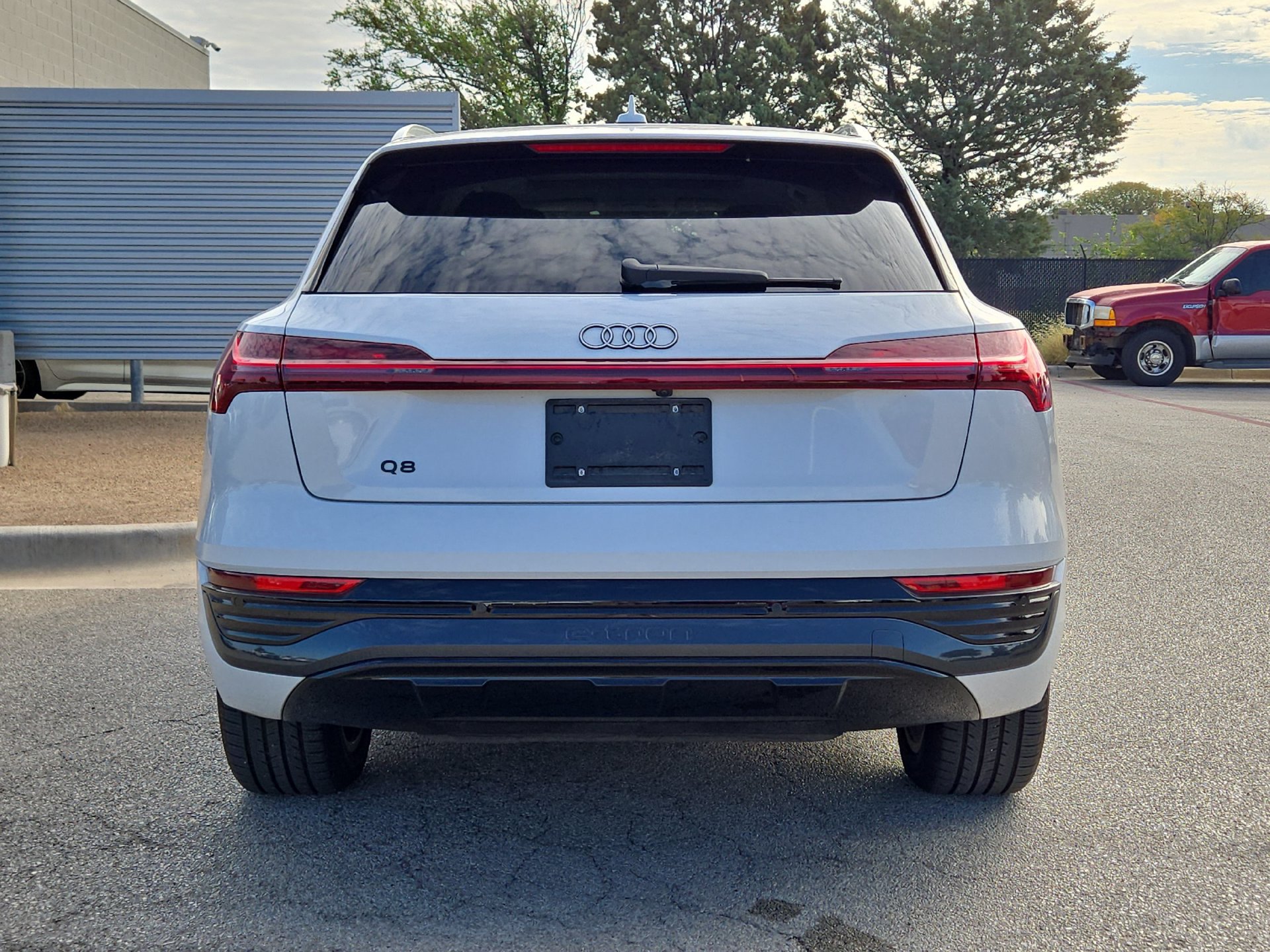 Used 2024 Audi Q8 e-tron Premium Plus AWD/4WD image 12