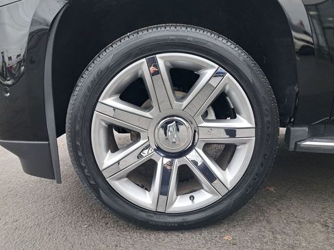 Used 2018 Cadillac Escalade Luxury image 30