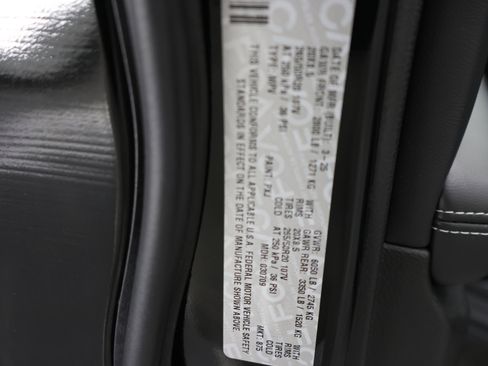 Used 2025 Jeep Grand Cherokee Limited w/ Luxury Tech Group II image 77