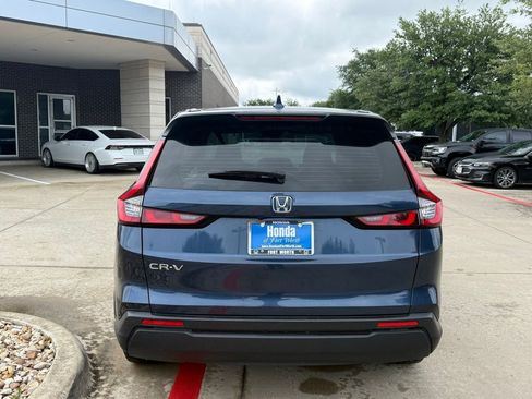 Used 2024 Honda CR-V LX image 4