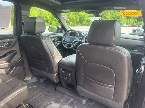 Used 2023 Chevrolet Traverse RS AWD/4WD image 35