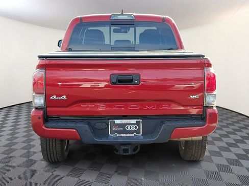 Used 2018 Toyota Tacoma Limited image 5