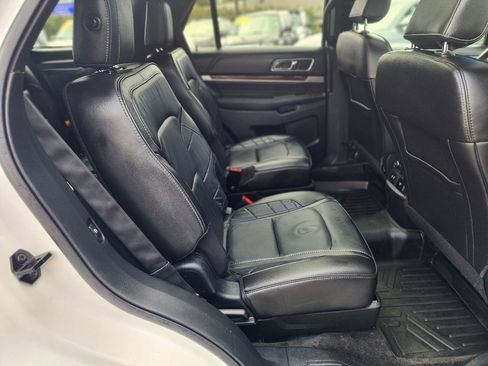 Used 2018 Ford Explorer Platinum AWD/4WD image 33