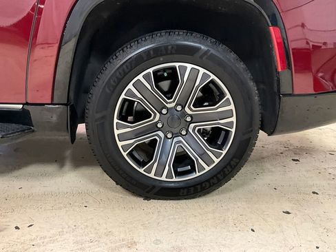 Used 2024 Jeep Wagoneer L Series II w/ Flexible Seating Group image 17