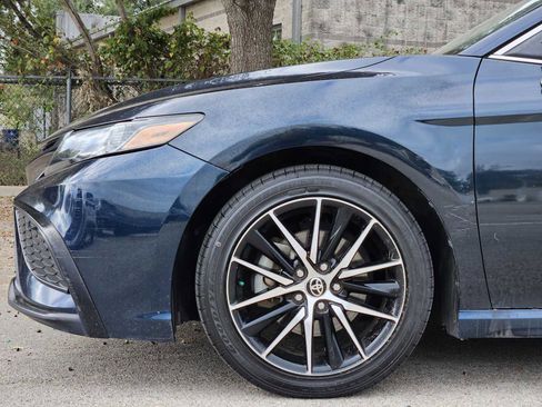 Used 2021 Toyota Camry SE image 8