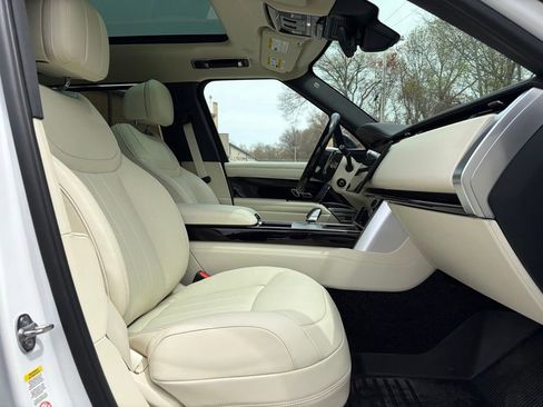 New 2025 Land Rover Range Rover SE AWD/4WD image 15