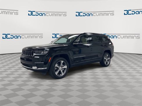 New 2025 Jeep Grand Cherokee L Limited w/ Luxury Tech Group II image 8