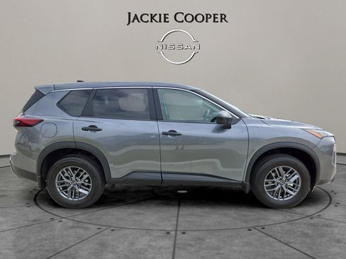 New 2026 Nissan Rogue S image 6