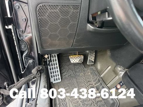 Used 2016 Jeep Wrangler Unlimited Rubicon AWD/4WD image 22