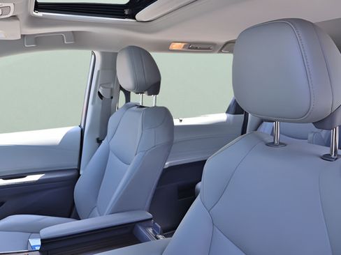 Used 2023 Toyota Sienna XLE w/ XLE Plus Package AWD/4WD image 16