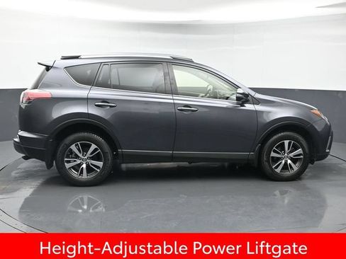 Used 2018 Toyota RAV4 XLE AWD/4WD image 8