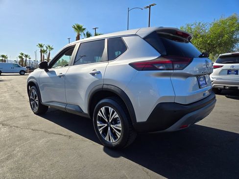 Used 2023 Nissan Rogue SV FWD image 4