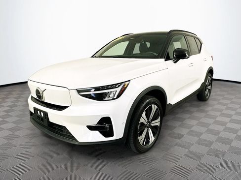 Used 2023 Volvo XC40 Recharge Plus AWD/4WD image 5