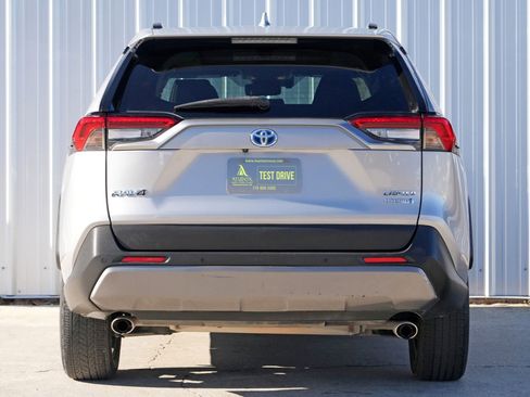 Used 2019 Toyota RAV4 Limited image 10