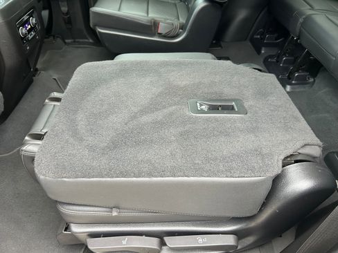 Used 2022 Chevrolet Tahoe Z71 w/ Luxury Package image 29