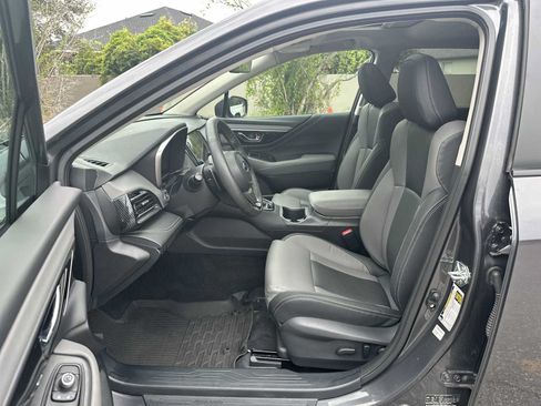 Used 2025 Subaru Outback Onyx Edition w/ Popular Package #2 AWD/4WD image 2