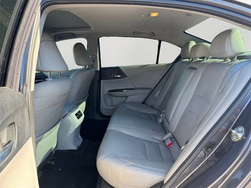 Used 2015 Honda Accord Touring image 15