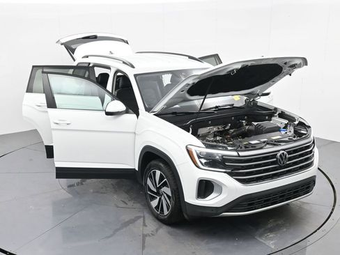 Used 2024 Volkswagen Atlas SE image 38