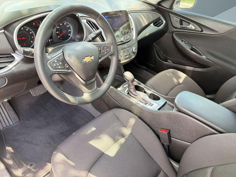 Used 2024 Chevrolet Malibu RS FWD image 4