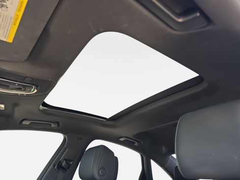 Certified 2025 Nissan Sentra S image 28