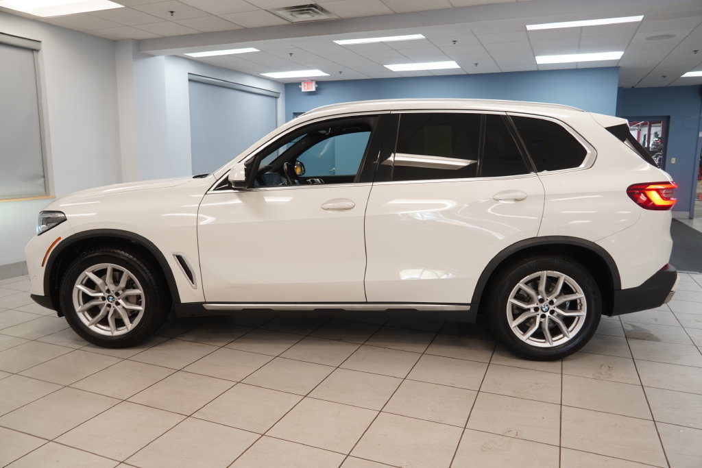 Used 2019 BMW X5 xDrive40i w/ Convenience Package AWD/4WD image 2