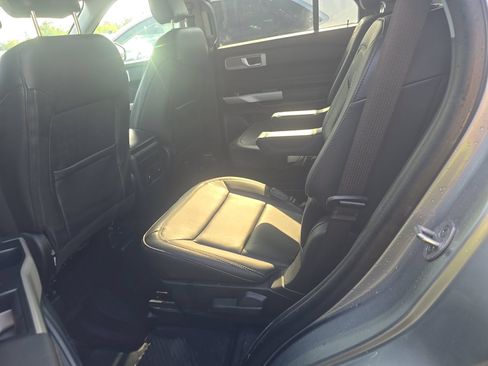 Used 2024 Ford Explorer XLT w/ Equipment Group 202A AWD/4WD image 11