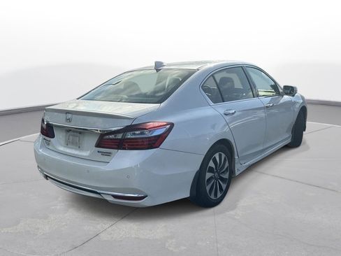 Used 2017 Honda Accord Touring image 6