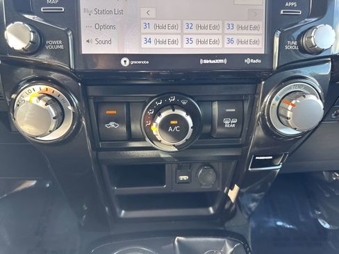 Used 2024 Toyota 4Runner TRD Off-Road Premium image 18