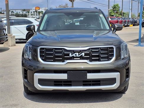 Used 2024 Kia Telluride S image 2