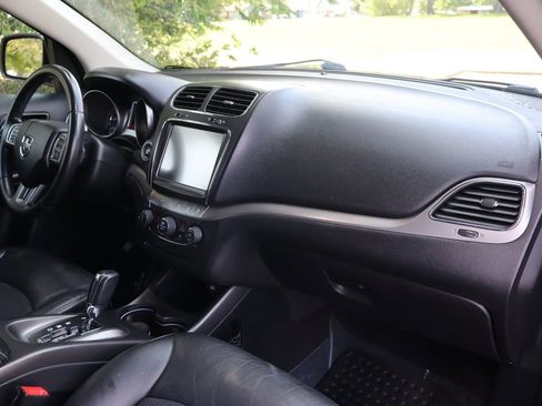 Used 2018 Dodge Journey Crossroad FWD image 17