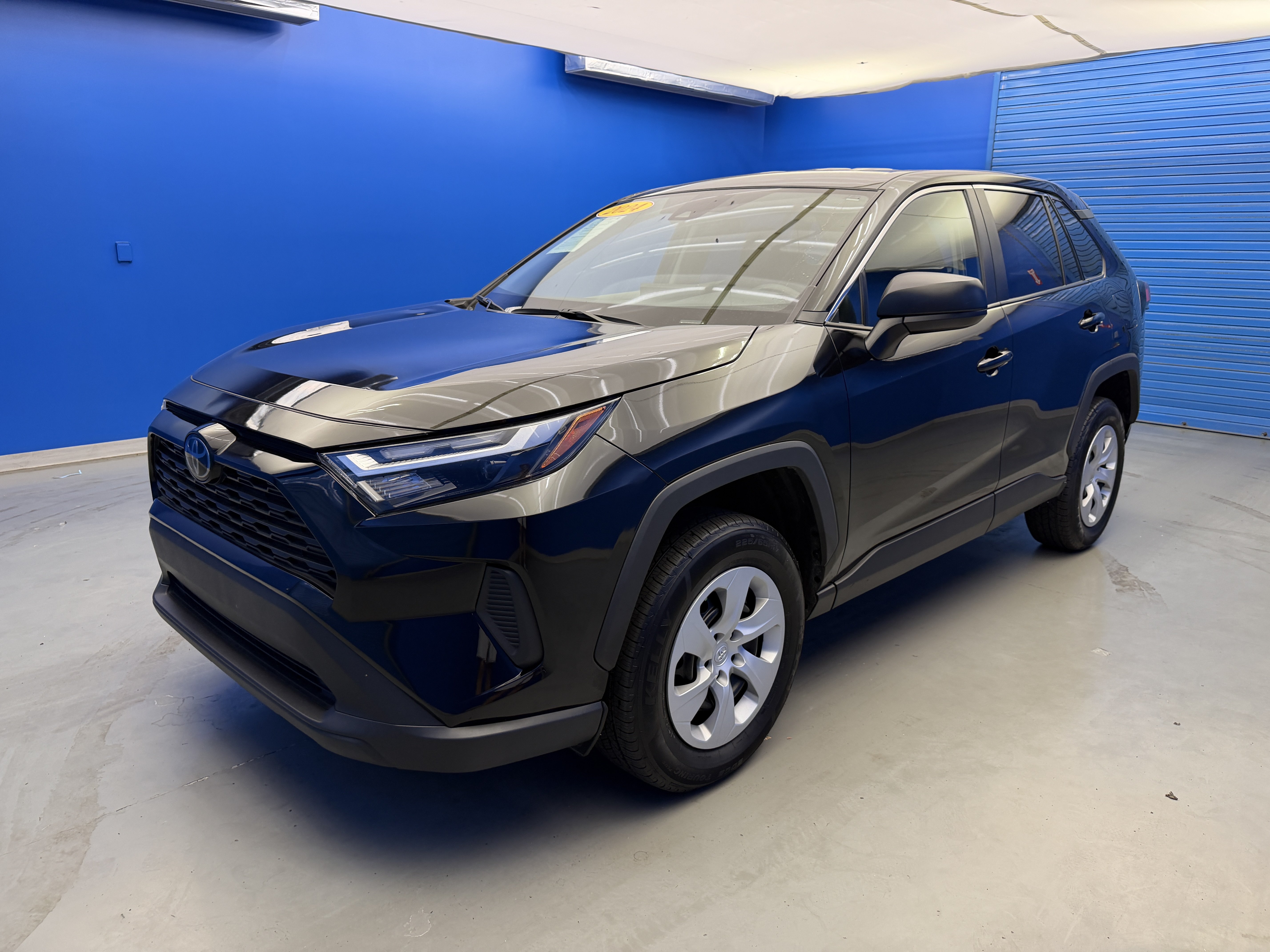 Used 2024 Toyota RAV4 LE FWD image 4