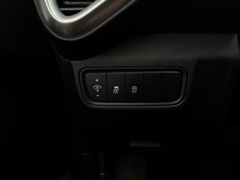 Used 2025 Kia Soul LX w/ LX Technology Package FWD image 20