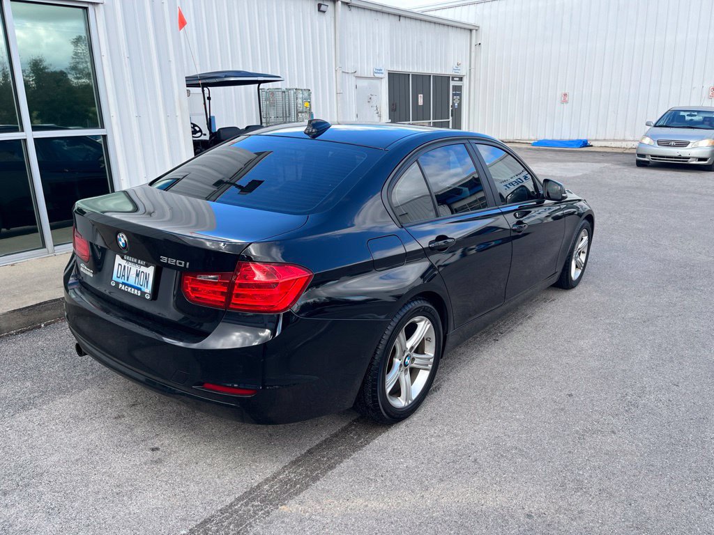 Used 2015 BMW 320i Sedan RWD image 3