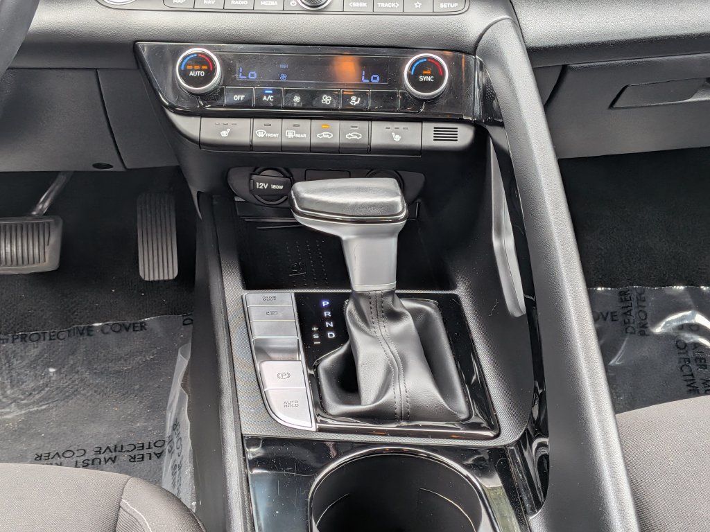 Used 2023 Hyundai Elantra SEL w/ Convenience Package FWD image 18
