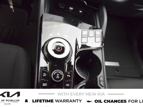 New 2025 Kia Sportage LX image 24