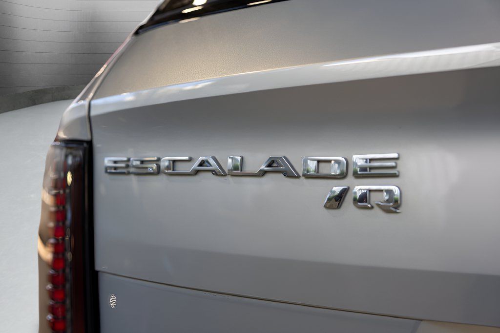 Used 2025 Cadillac Escalade IQ Sport 2 AWD/4WD image 17