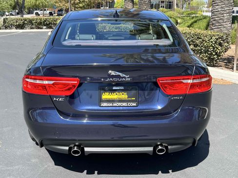 Used 2019 Jaguar XE image 17