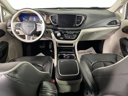Used 2021 Chrysler Pacifica Limited FWD image 39