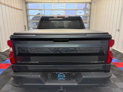 Used 2020 Chevrolet Silverado 1500 Custom w/ Custom Value Package AWD/4WD image 5