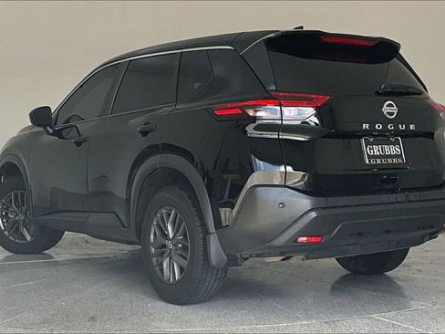 Used 2021 Nissan Rogue S image 16