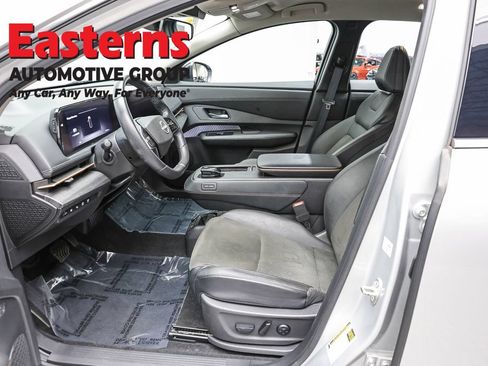 Used 2023 Nissan Ariya FWD image 13