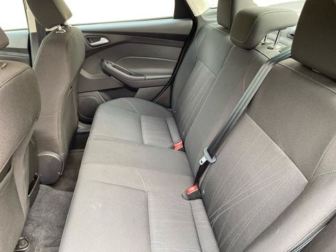 Used 2016 Ford Focus SE w/ SE Sport Package FWD image 8