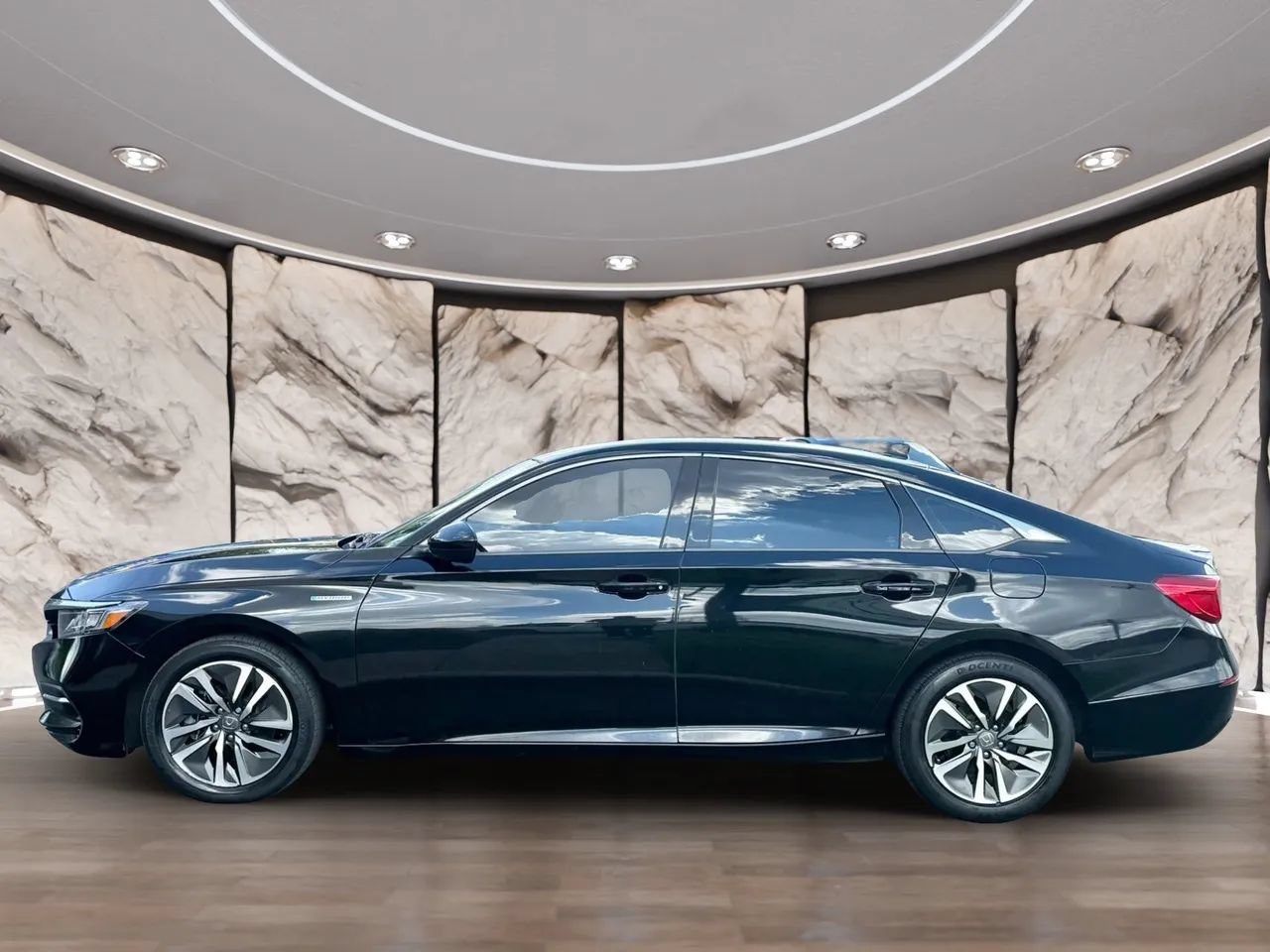 Used 2020 Honda Accord Hybrid image 4