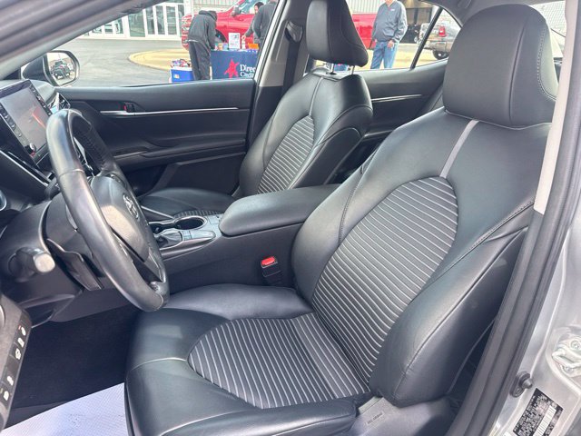 Used 2024 Toyota Camry SE w/ Cold Weather Package FWD image 14