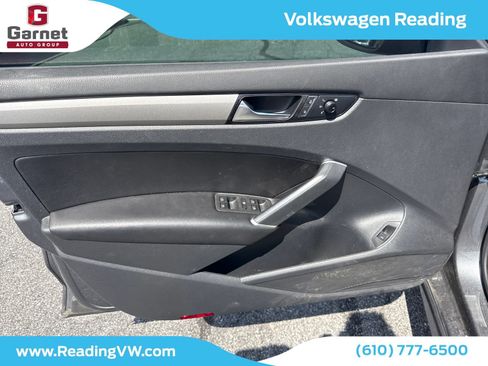 Used 2020 Volkswagen Passat 2.0T SE FWD image 12