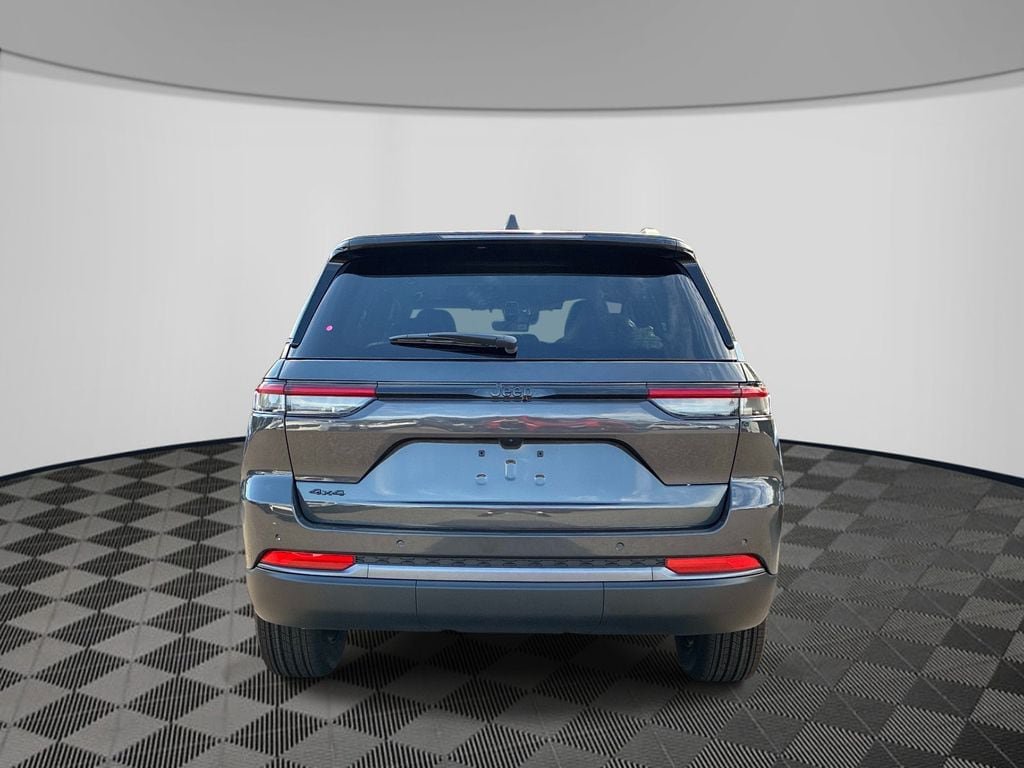 New 2026 Jeep Grand Cherokee Altitude AWD/4WD image 3