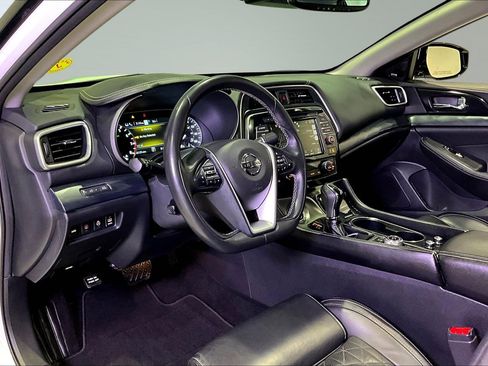 Used 2019 Nissan Maxima Platinum w/ Sport Mat Group FWD image 17