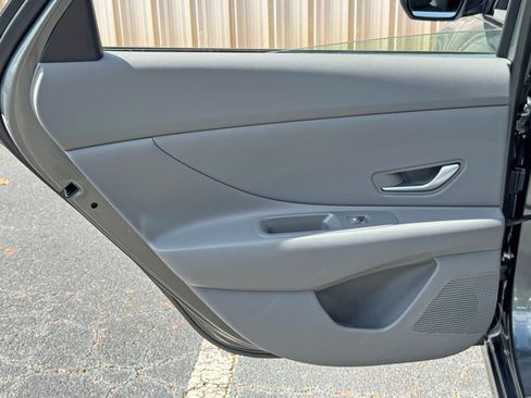 Used 2025 Hyundai Elantra SEL FWD image 42