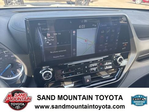Used 2022 Toyota Highlander Limited image 24